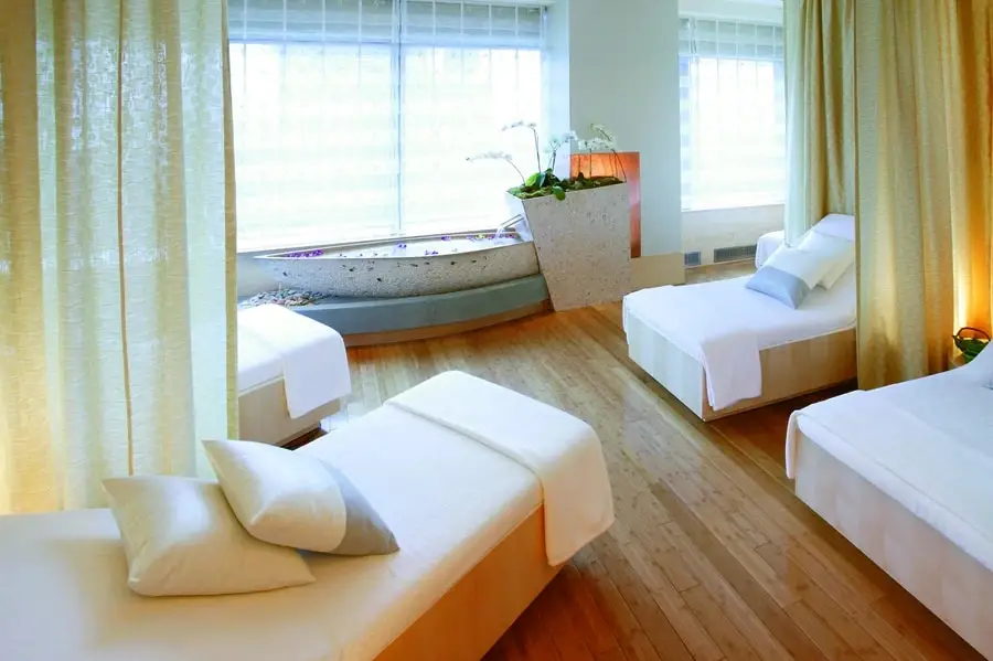 Mandarin Hotel spa – drapery designed and manufactured by BTX.