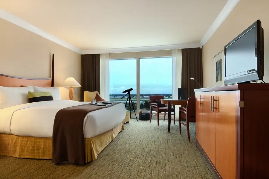 Fairmont Hotel single room with custom drapery solution created by BTX.